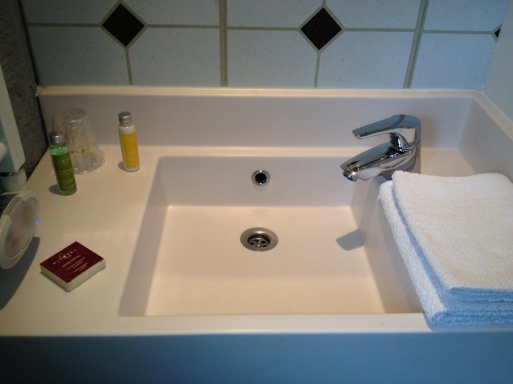 Les 4 Vallees Hotel Albertville Bagian luar foto