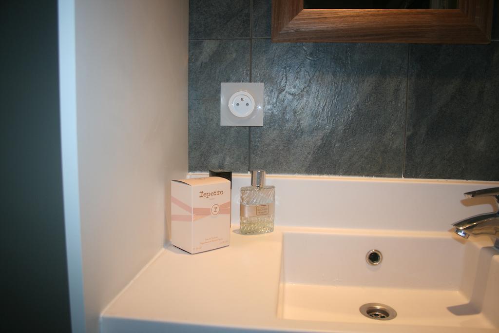 Les 4 Vallees Hotel Albertville Ruang foto