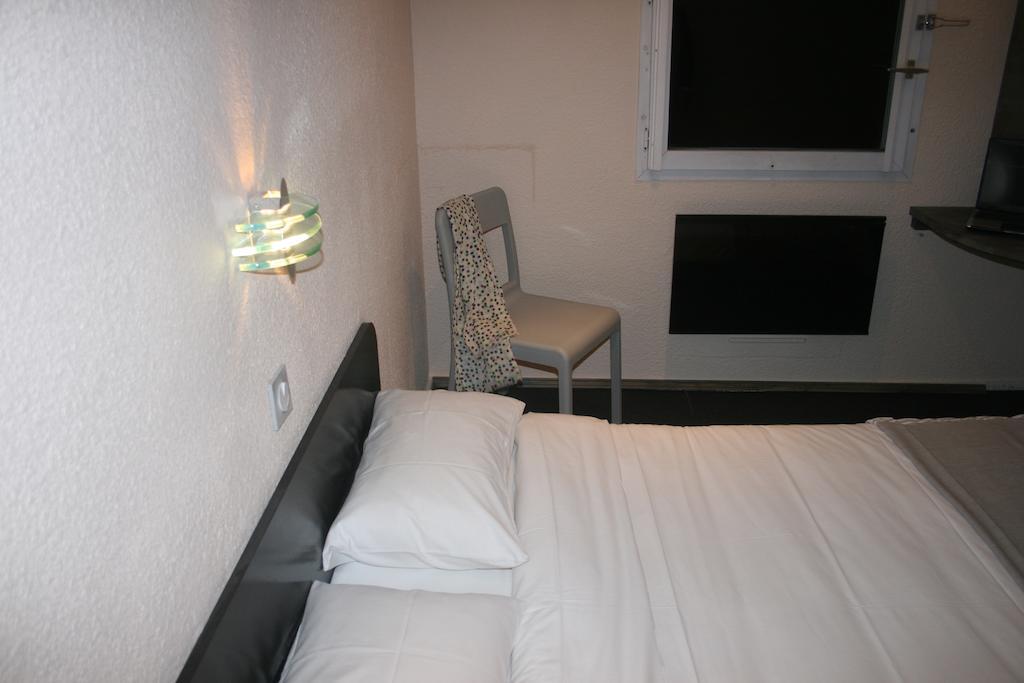 Les 4 Vallees Hotel Albertville Ruang foto