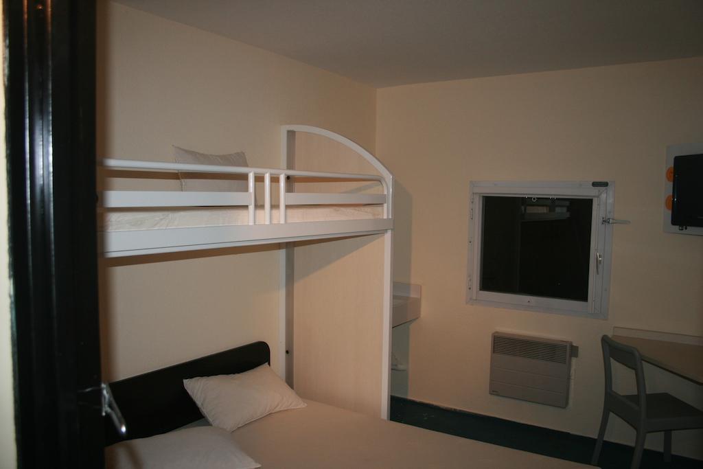 Les 4 Vallees Hotel Albertville Ruang foto