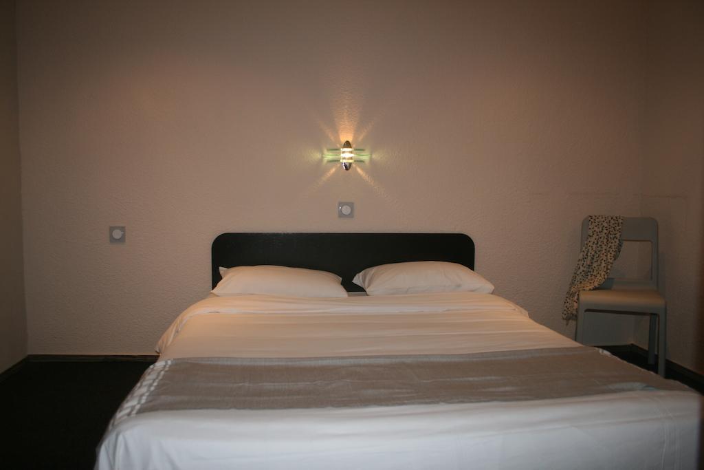 Les 4 Vallees Hotel Albertville Ruang foto