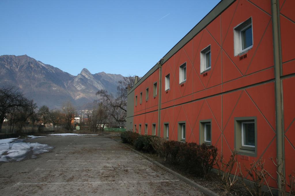 Les 4 Vallees Hotel Albertville Bagian luar foto