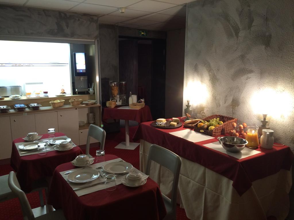 Les 4 Vallees Hotel Albertville Bagian luar foto