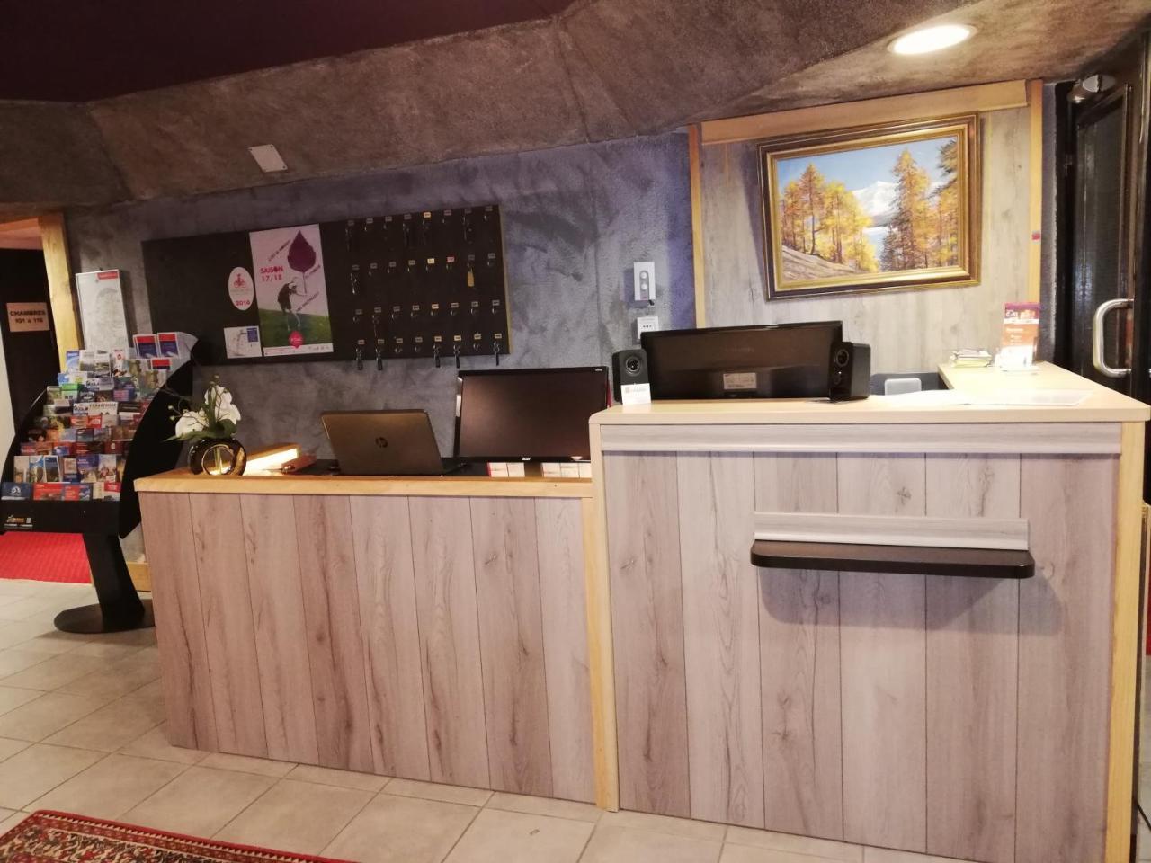 Les 4 Vallees Hotel Albertville Bagian luar foto