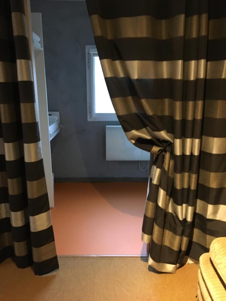 Les 4 Vallees Hotel Albertville Bagian luar foto