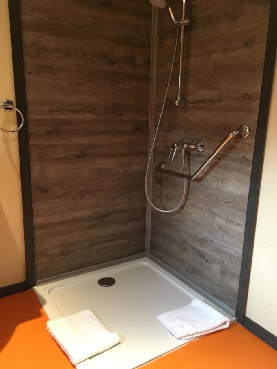 Les 4 Vallees Hotel Albertville Bagian luar foto
