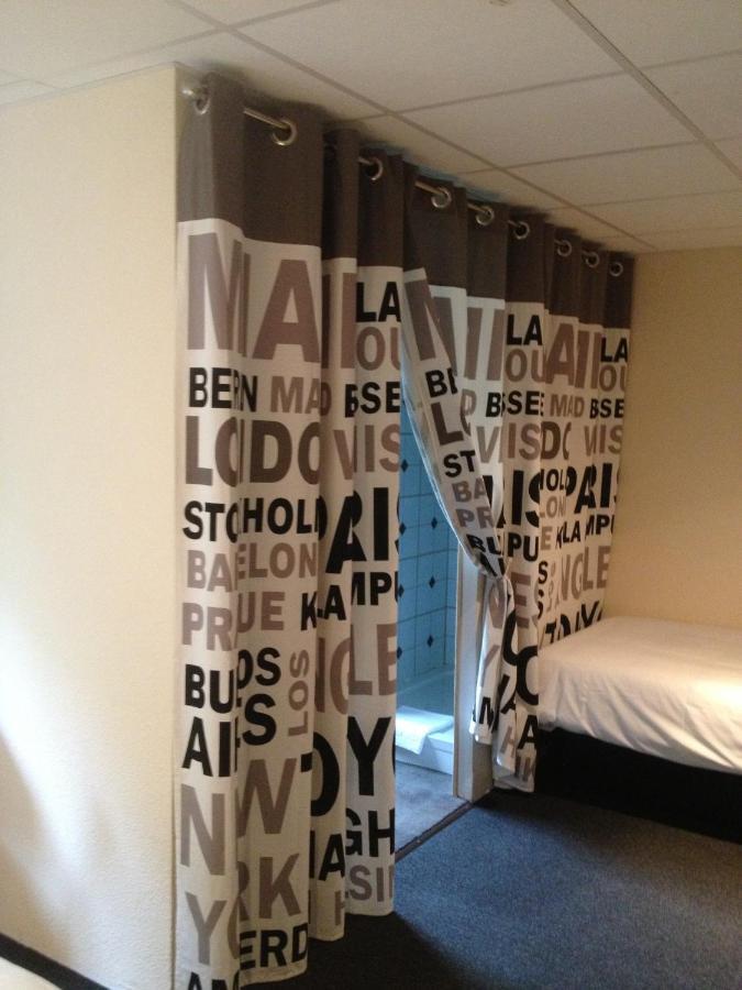 Les 4 Vallees Hotel Albertville Ruang foto
